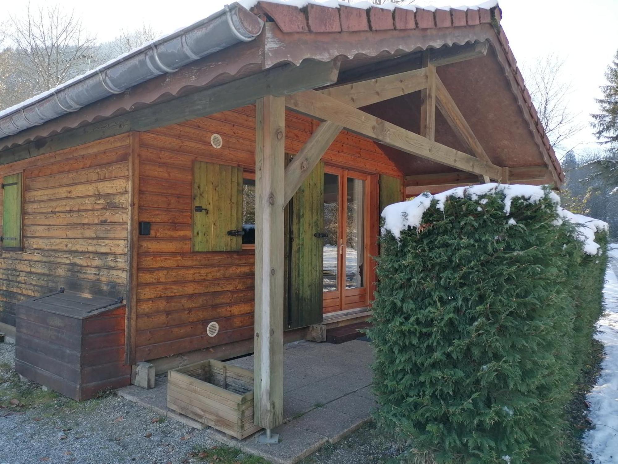 Camping Le Trejeux - Petit Chalet Thônes Екстериор снимка